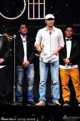 组图：陈建玮获得最佳台语男歌手奖