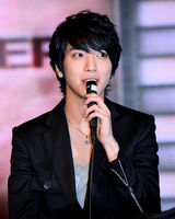 高清图：CNBLUE新专辑发布会 将举行街头演唱会