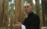 组图：黄秋生徒手断木桩 曾志伟再现狮王雄风