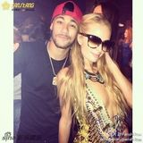 组图：帕里斯-希尔顿晒美照 比基尼大秀性感