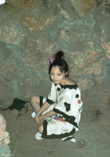 组图：日本女星宫崎葵曾赴云南拍摄唯美写真