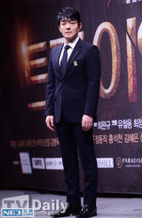 组图：韩剧《Triangle》金在中林时完成兄弟