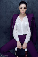 组图：蒋欣最新写真曝光 气质干练职场范足