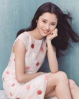 组图：张慧雯清新大片 淡淡微笑优雅大气