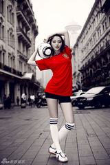 组图：甘婷婷世界杯主题大片 释放自我青春活力