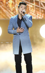 组图：EXO-K霸气献唱 跪地热舞魅力难挡