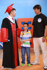 前国脚张玉宁近照曝光 足球健将英俊不再