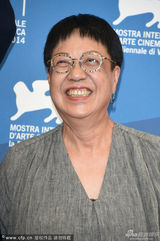 组图：威尼斯评委依次亮相 许鞍华大笑阳光