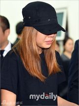 组图：韩女团Ladies' Code成员权梨世遗憾离世 亲友含泪送别