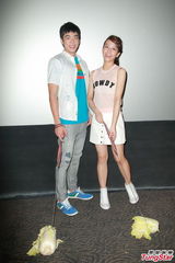 组图：《等一个人咖啡》两主角现身香港谢票