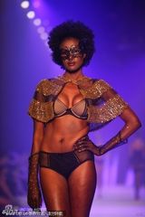 组图：脱衣舞娘蒂塔-万提斯内衣秀复古性感诱惑