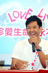 幻灯：黑人陈建州反击不实报导 澄清未借公益自肥