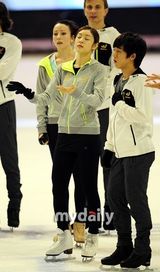 组图：韩滑冰公主金妍儿出席演出公开彩排