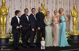 高清组图：奥斯卡后台获奖众星举金人光彩照人