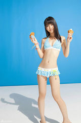 组图：AKB柏木由纪泳装大片 持冰淇淋诱惑宅男