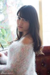 组图：AKB48锯袭案遇刺受伤成员复归拍性感写真