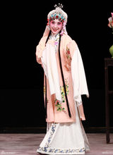 组图：国粹舞台上的白娘子 美丽多情功夫了得