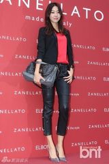 组图：韩星申敏儿朴韩星清新亮相笑容甜