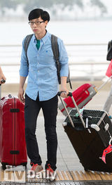 组图：《无挑》应援团赴巴西 机场时尚大比拼