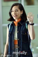 组图：权志龙绯闻女友水原希子赴韩素颜亮相