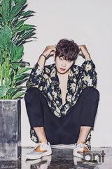 组图：韩星金载沅拍写真 杀人微笑展熟男魅力