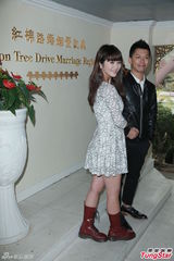 组图：裕美婚后停工一年 15日将补办婚宴