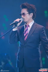 组图：郭伟亮个唱陈奕迅玩疯杨千嬅梁咏琪美艳