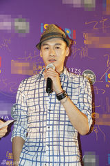 组图：高虎莫小棋包小柏等众明星看秀