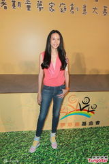 组图：莫文蔚否认怀孕 老公不要求生小孩