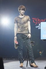 组图：金在中日本演唱会首场现场图曝光