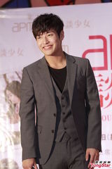 组图：姜河那对粉丝放电 称和金素恩只是哥们