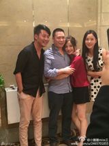 组图：赵薇攒局聚会热拥老公 马云出席董洁消瘦