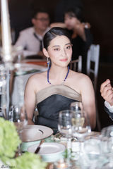 组图：高圆圆梅婷宋佳受邀出席时尚晚宴