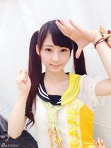 组图：双马尾萌妹杉野静香走红网络 身高154cm娇小可爱