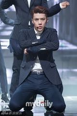 组图：《MCD》众星献唱 EXO11人献双曲舞台