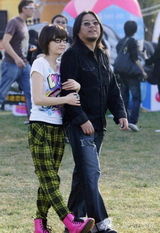 组图：高晓松声明离婚 盘点与娇妻昔日恩爱照