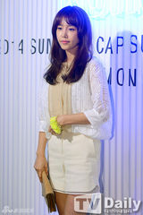 组图：少时秀英蔡贞安等出席活动 秀各色时尚