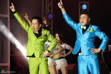 组图：筷子兄弟携新电影亮相 唱神曲High翻