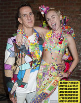 【时装周日报】高圆圆领衔时尚秀 尽显帅气甜美