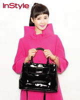 组图：韩星李诗英最新服装写真 活泼俏皮玩转色彩