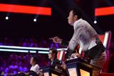组图：《中国好声音》第三周 导师抢人白热化