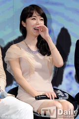 组图：《鸣梁》发布会 戏骨崔岷植演朝鲜名将