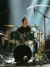 组图：《和声》半决赛 萧敬腾过瘾大秀架子鼓