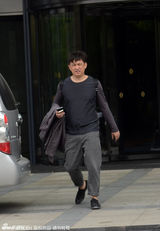 组图：黄磊变形记 从文艺男青年到温暖胖老爸