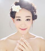 组图：海陆抹胸白裙出镜 眼眸清澈唯美动人