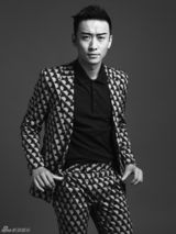 组图：郑奇拍摄杂志大片 变身时尚文艺型男