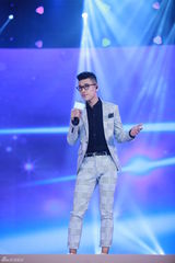 组图：何炅叶璇许茹芸等群星出席时尚盛典