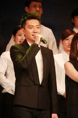 组图：《后会无期》主创唱岛歌 冯绍峰台球赢韩寒