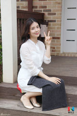 组图：李宝英幕后照 淡雅端庄展知性美