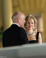 组图：娜奥米-沃茨新片饰演戴安娜王妃